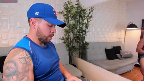 Snapshot of dreammr1 chatting on December 2, 3:04 am cris online show from December 2, 3:04 am