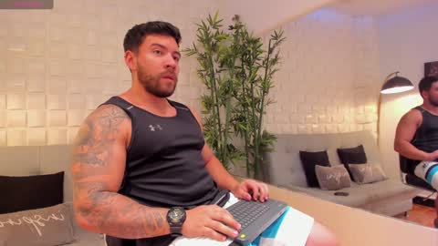 Snapshot of dreammr1 chatting on December 11, 4:39 am cris online show from December 11, 4:39 am