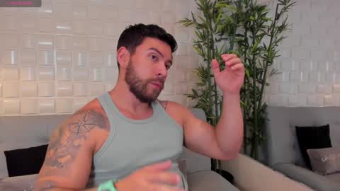 Snapshot of dreammr1 chatting on December 17, 2:55 am cris online show from December 17, 2:55 am