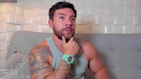 Snapshot of dreammr1 chatting on December 17, 6:02 am cris online show from December 17, 6:02 am