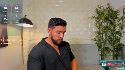 Snapshot of dreammr1 chatting on January 16, 5:32 am cris online show from January 16, 5:32 am