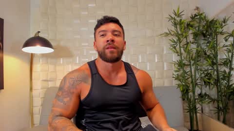 Snapshot of dreammr1 chatting on January 29, 2:19 am cris online show from January 29, 2:19 am