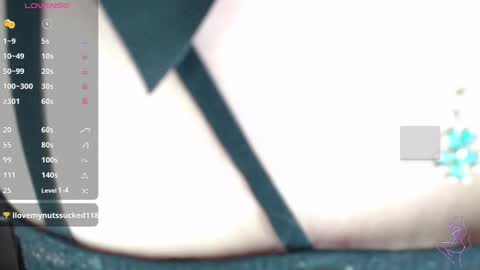 Snapshot of dreams_sophi chatting on October 2, 11:34 pm Sophia online show from October 2, 11:34 pm