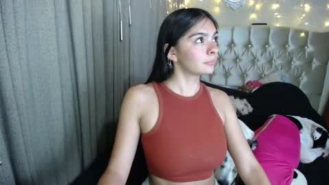 Snapshot of dreams_sophi chatting on November 30, 12:14 am Sophia online show from November 30, 12:14 am