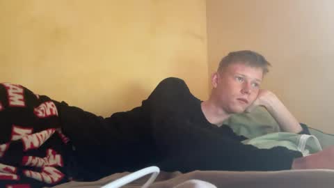 dreamy_devi1 online show from April 18, 11:14 am