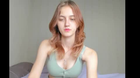 Snapshot of dreamy_pollyyy chatting on October 3, 1:41 pm dreamy_pollyyy online show from October 3, 1:41 pm