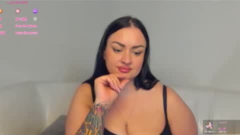 Snapshot of dreamyhousewife1 chatting on October 25, 3:51 pm dreamyhousewife1 online show from October 25, 3:51 pm