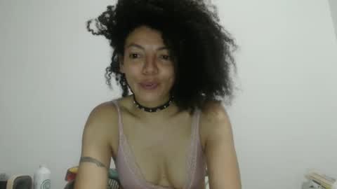 DreamyLatina online show from May 29, 11:58 pm