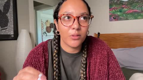 RIRI OR DREAMY online show from January 12, 9:51 pm