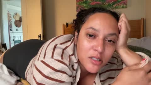 RIRI OR DREAMY online show from February 8, 10:40 pm