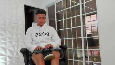 Snapshot of drekev_ chatting on February 27, 11:31 am Kevin online show from February 27, 11:31 am