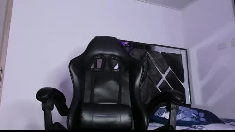 Snapshot of drekev_ chatting on January 18, 12:09 pm Kevin online show from January 18, 12:09 pm