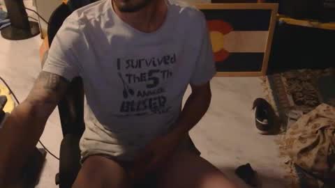 Snapshot of drewsername chatting on December 21, 8:10 am drewsername online show from December 21, 8:10 am