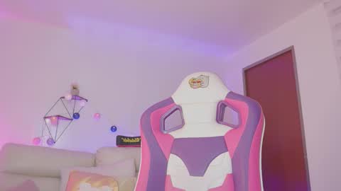 DRIANA online show from November 20, 1:33 pm