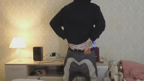 Mark online show from March 24, 8:25 pm