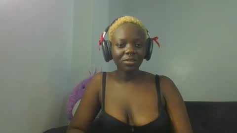 Snapshot of drip_doll_ chatting on January 17, 1:05 pm Kimberly online show from January 17, 1:05 pm