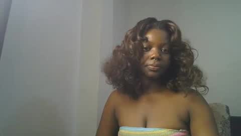 Snapshot of drip_doll_ chatting on February 5, 1:21 am Kimberly online show from February 5, 1:21 am