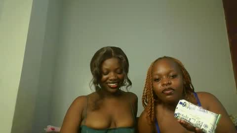 Snapshot of drip_doll_ chatting on February 25, 12:42 am Kimberly online show from February 25, 12:42 am