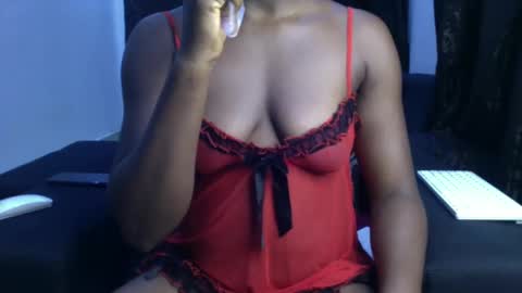 Snapshot of dripping_luna chatting on February 5, 2:19 am dripping_luna online show from February 5, 2:19 am