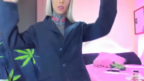 drippyorlove online show from February 16, 11:16 pm