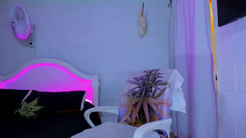 drippyorlove online show from September 17, 8:21 pm