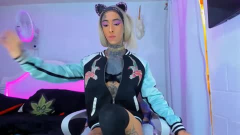 drippyorlove online show from September 23, 8:34 pm