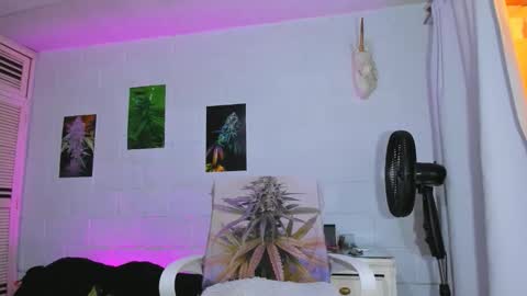 drippyorlove online show from January 12, 8:25 pm