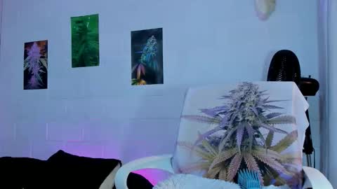 drippyorlove online show from March 1, 8:22 pm