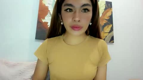 Snapshot of dripqueenxoxo chatting on May 3, 6:19 am miss. Erika online show from May 3, 6:19 am