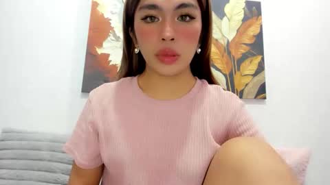 Snapshot of dripqueenxoxo chatting on May 7, 10:53 am miss. Erika online show from May 7, 10:53 am