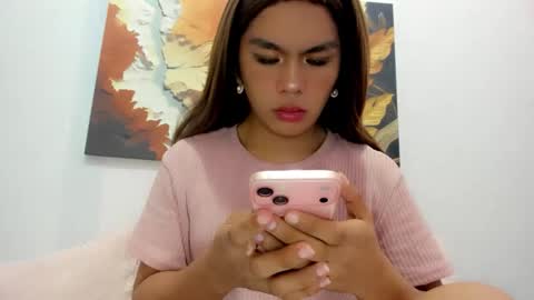 Snapshot of dripqueenxoxo chatting on May 10, 12:05 am miss. Erika online show from May 10, 12:05 am