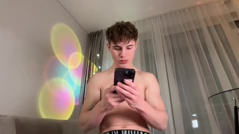 droll_guy online show from February 1, 3:43 pm