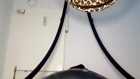 drolyts online show from April 18, 4:38 am