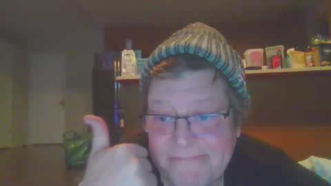 Snapshot of dsheist94545 chatting on March 7, 2:36 am dsheist94545 online show from March 7, 2:36 am