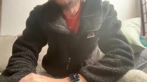 Max online show from December 21, 6:37 pm