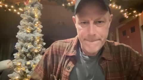 Snapshot of dudeinnh chatting on December 20, 9:17 pm Steve online show from December 20, 9:17 pm