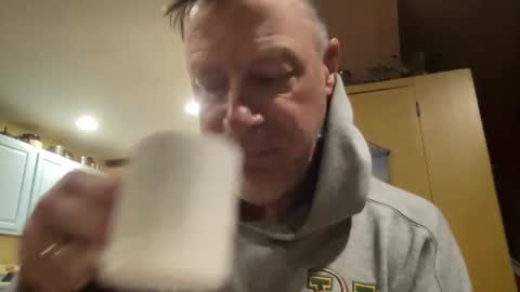 Snapshot of dudeinnh chatting on September 18, 9:55 am Steve online show from September 18, 9:55 am