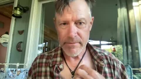 Snapshot of dudeinnh chatting on September 19, 9:48 pm Steve online show from September 19, 9:48 pm