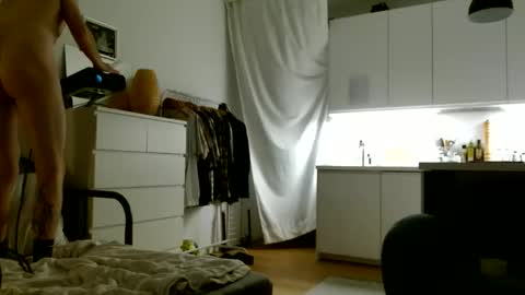 Snapshot of dudewhaaaat_cb chatting on October 23, 12:37 pm dudewhaaaat_cb online show from October 23, 12:37 pm