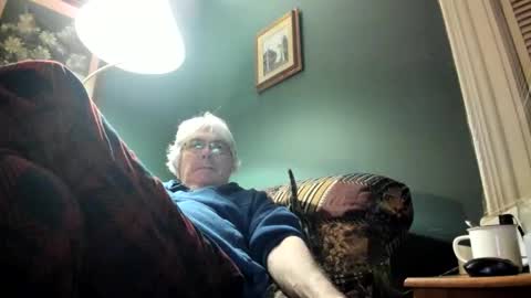 Snapshot of dug38 chatting on April 18, 3:10 am Doug online show from April 18, 3:10 am