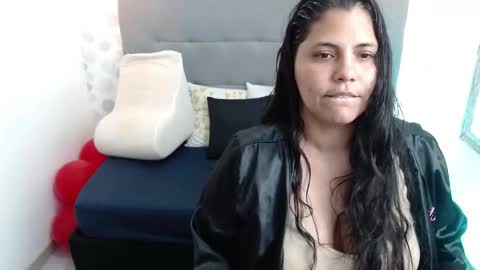 Snapshot of dulce__love69 chatting on December 25, 10:05 pm Dulce love69 online show from December 25, 10:05 pm