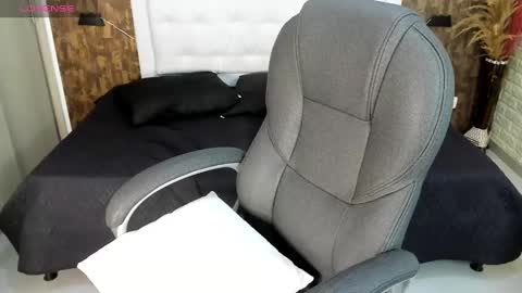 Snapshot of dulce__love69 chatting on January 13, 11:27 pm Dulce love69 online show from January 13, 11:27 pm