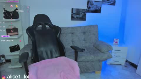 Snapshot of dulce_alice_ chatting on November 8, 3:50 am ALICE online show from November 8, 3:50 am