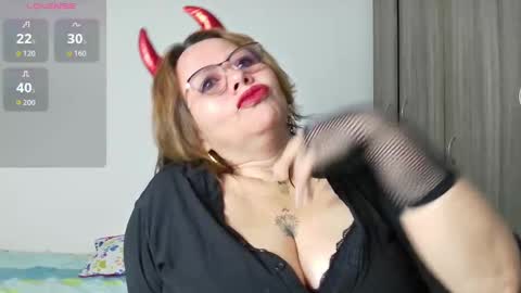 Snapshot of dulce_anahi_ chatting on October 31, 1:06 am Im Dulce online show from October 31, 1:06 am