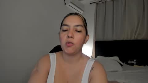 Snapshot of dulce_brithany chatting on February 25, 12:31 am dulce brithany online show from February 25, 12:31 am