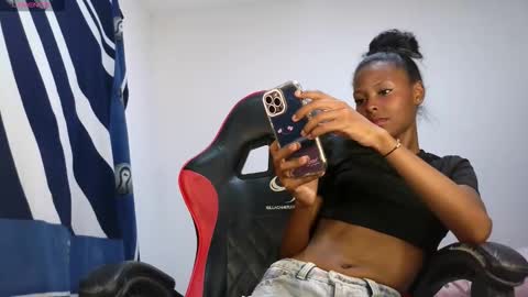 dulce_camx online show from March 9, 3:32 am