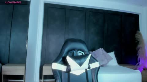 D U L C E online show from April 18, 2:48 am