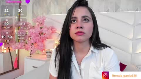 Snapshot of dulce_hiil_ chatting on December 24, 12:00 am Monday 5-2 am From Tuesday to Friday5-1 am Colombia time online show from December 24, 12:00 am