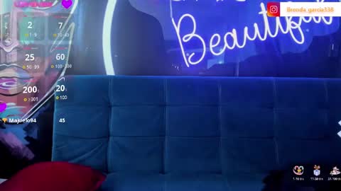 Snapshot of dulce_hiil_ chatting on January 5, 3:22 am Monday 5-2 am From Tuesday to Friday5-1 am Colombia time online show from January 5, 3:22 am
