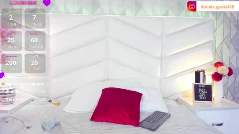 Snapshot of dulce_hiil_ chatting on January 8, 5:27 am Monday 5-2 am From Tuesday to Friday5-1 am Colombia time online show from January 8, 5:27 am